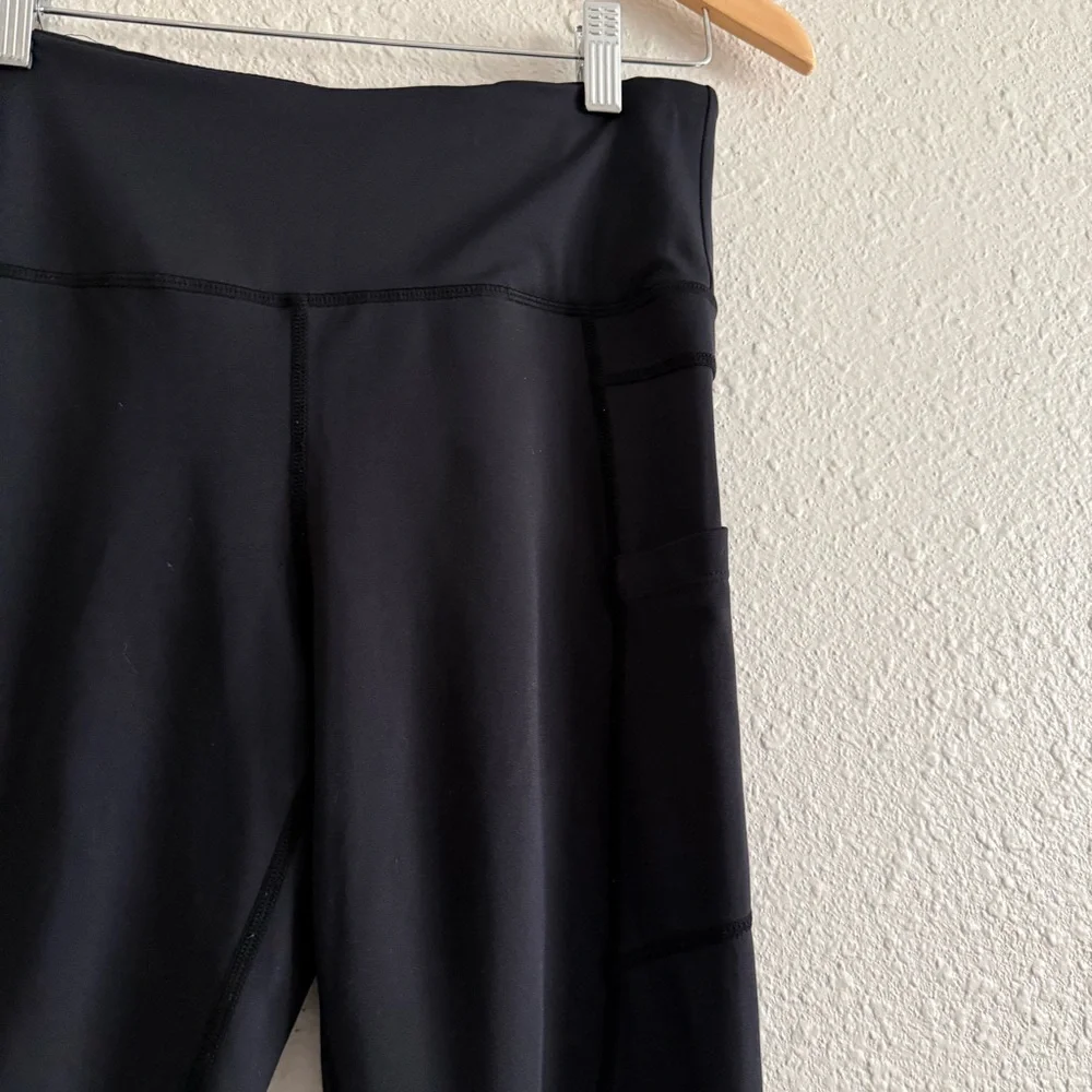 Zyia black leggings with pockets size 6-8 (medium) - Picture 2 of 6